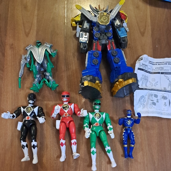 Power Ranger Action Figure Set - Red, Green, Blue, Black - Picture 1 of 12